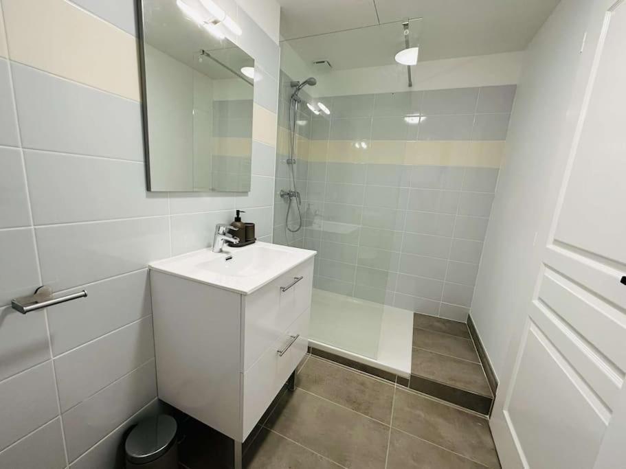 5- Hypercentre - 4Pers - Clim - Terrasse - Netflix Appartement Libourne Buitenkant foto
